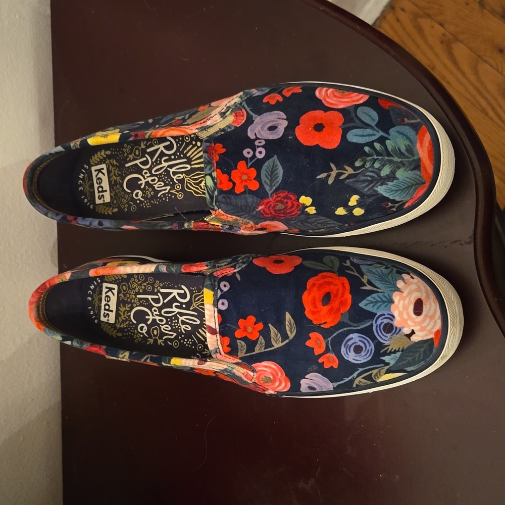 Keds Rifle Paper Co. floral on navy size 8M